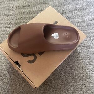 Size 10 - Adidas Yeezy Slide Flax Brand New Fast Shipping